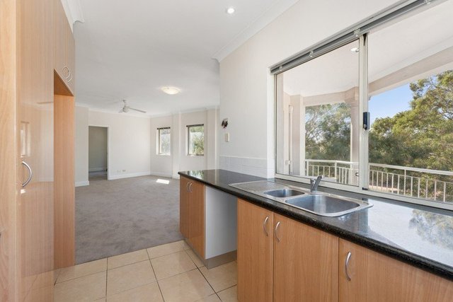 12/42 Grand Boulevard, WA 6027