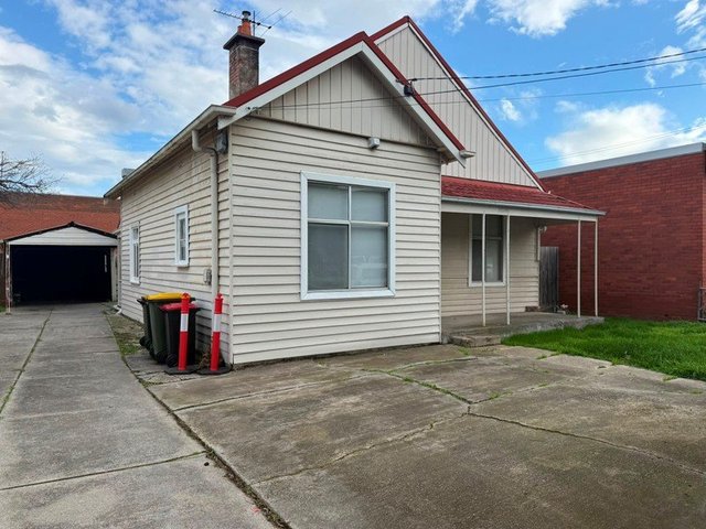 11 Lewis Street, VIC 3058
