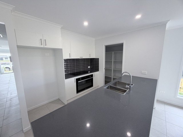 8 Aspect Circuit, QLD 4280