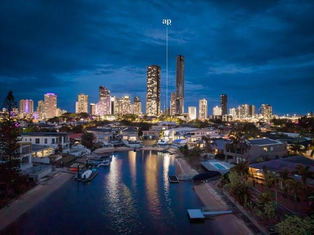 2/49 Sunshine  Boulevard, QLD 4218