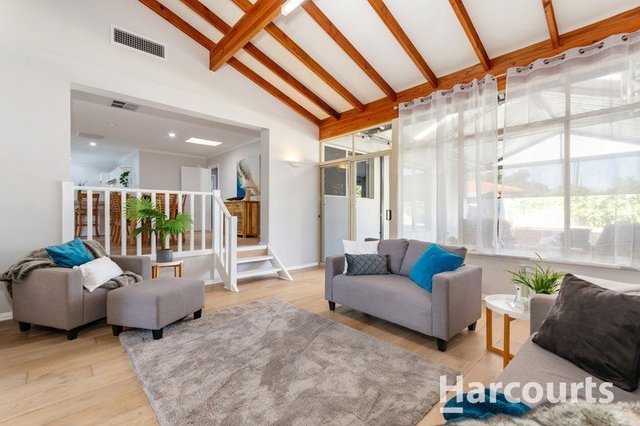 4 Carlyle Crescent, WA 6023