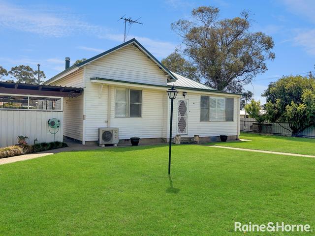 41 Binalong Street, NSW 2594