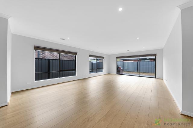 2 Bombala Crescent, VIC 3064