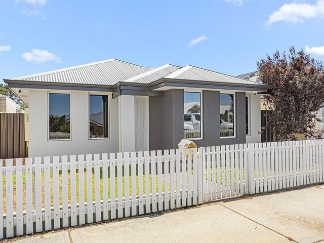 14 Clarity Elbow, WA 6164
