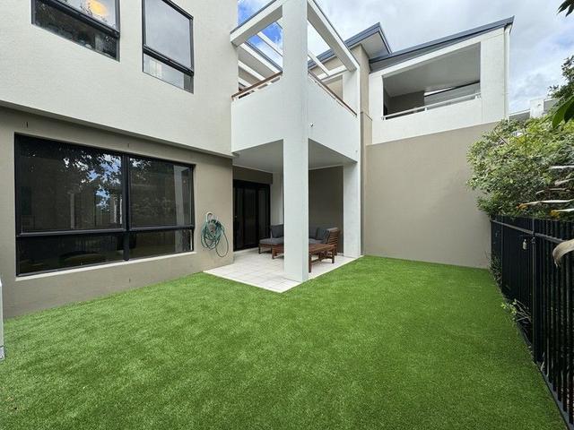 19 Riverwalk Avenue, QLD 4226