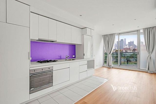 303/241 Harbour Esplanade, VIC 3008