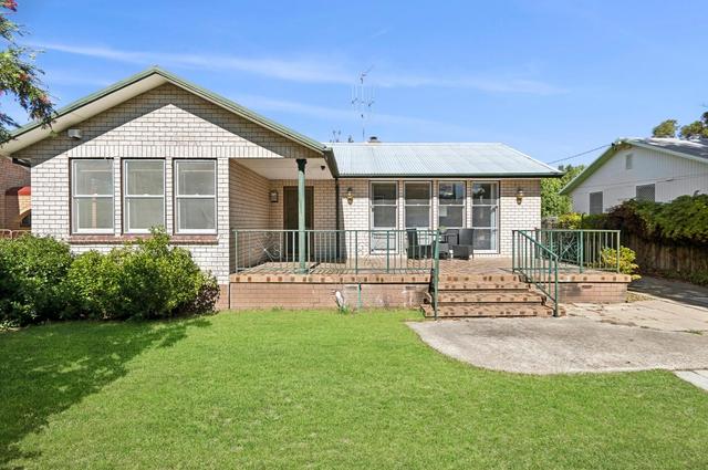12 Looranah Street, ACT 2604
