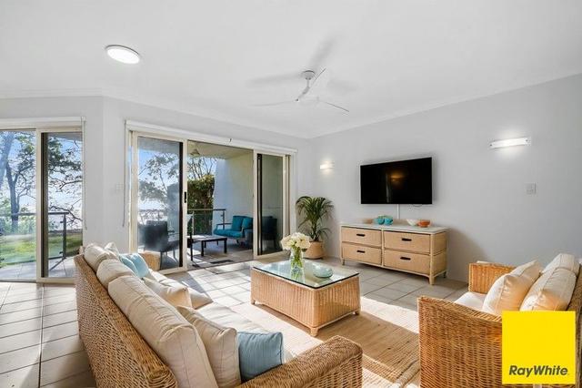 2/96 Moore Street, QLD 4879