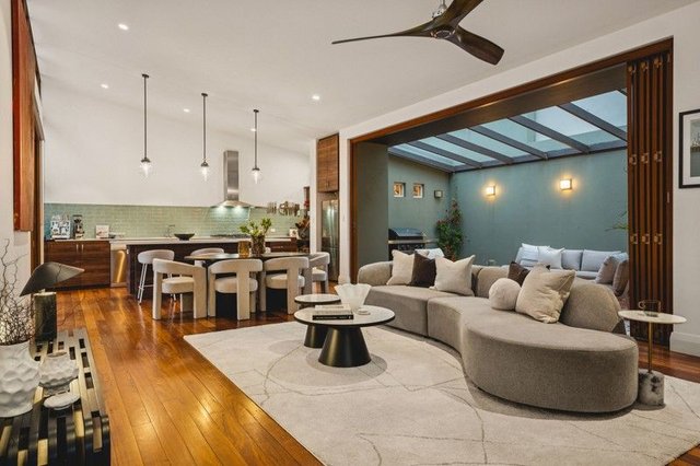 57 South Street, WA 6162