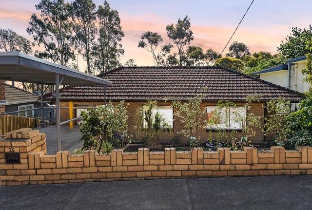 25 Greenbank Crescent, VIC 3044