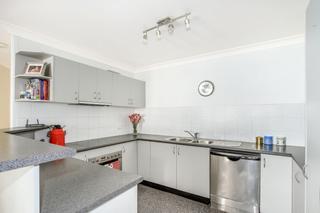 7/21 Market Street Wollongong - kitchen