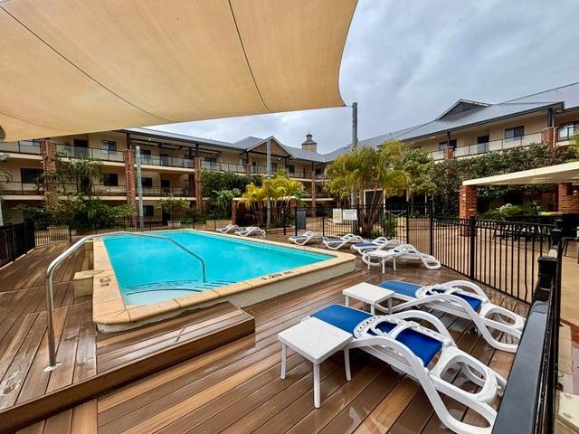 7/37 Dolphin Drive, WA 6210