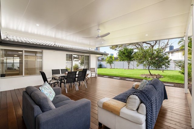110 Sunshine  Boulevard, QLD 4218