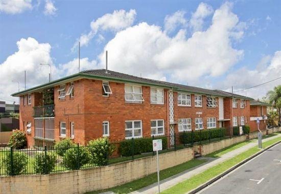 2/2 Carl Street, QLD 4102