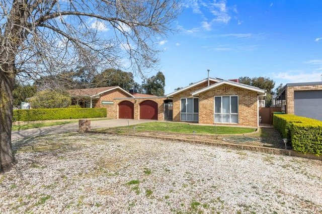 39 Warrambool Crescent, NSW 2650