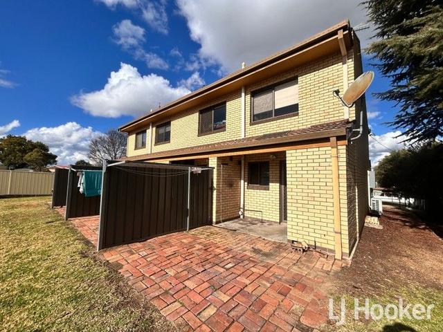 1/13 Warialda Road, NSW 2360