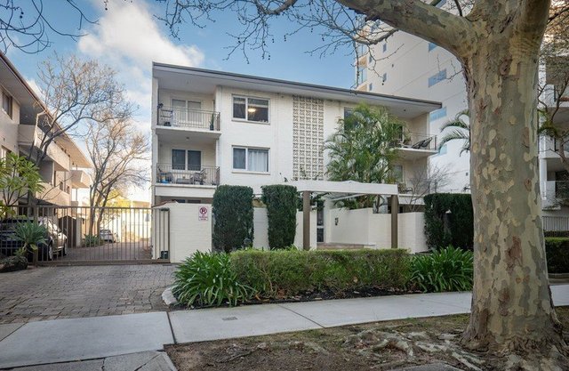 13/35 Mill Point Road, WA 6151