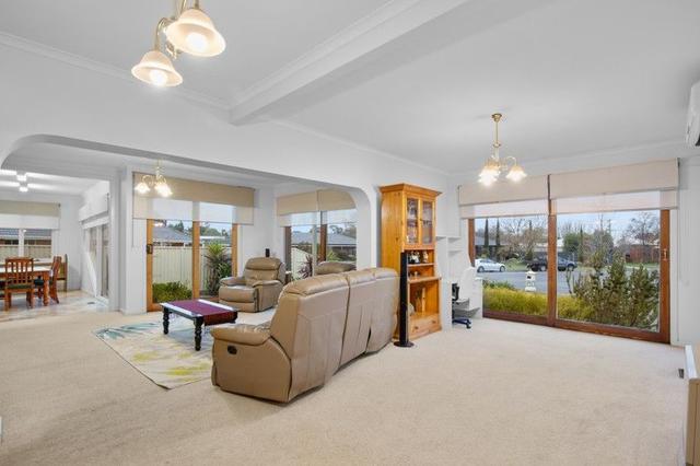 2 Loris Court, VIC 3356