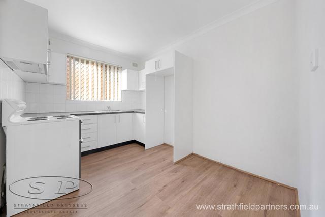 2/13 Gibbons Street, NSW 2144