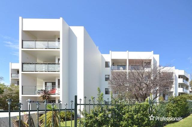 18/22 King George Street, WA 6100