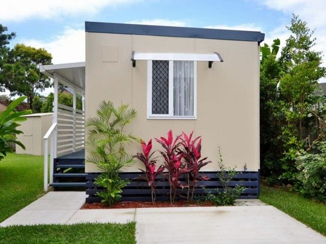 2/3 Lobelia Street, QLD 4508