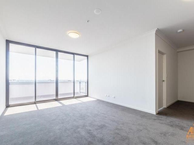 1804/420 Macquarie Street, NSW 2170
