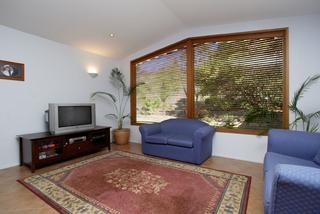 Family room (2006-05-16)