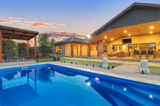 8 Kate Court, VIC 3722