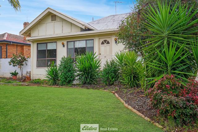 11 Carrathool Street, NSW 2680