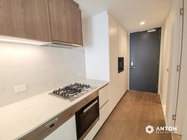 913/23 Mackenzie Street, VIC 3000