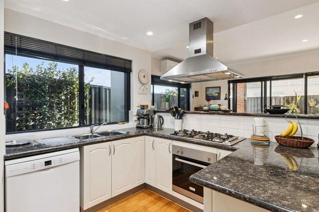 4 Vellum Loop, WA 6069