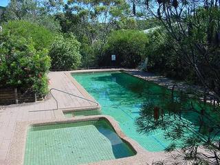 Pool (2003-06-11)