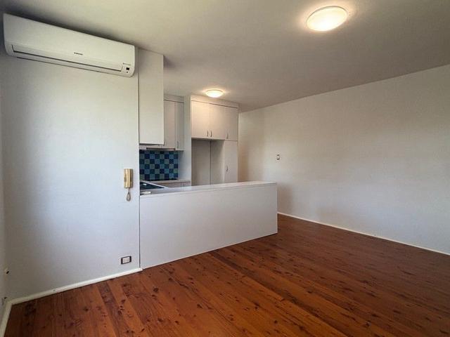 4/33 Graham Road, NSW 2209