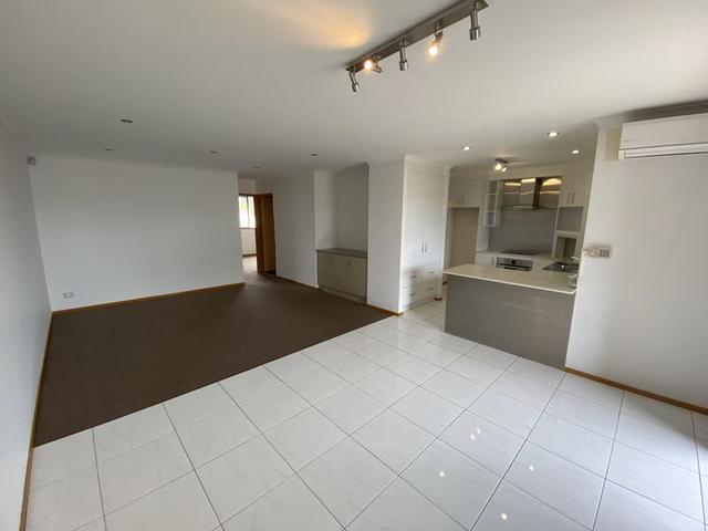7/2 Rogers Crescent, QLD 4510