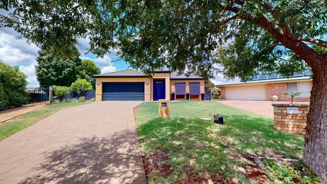 21 Lancaster Park Place, NSW 2830