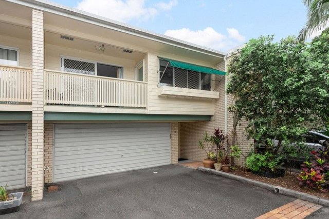 2/95 Strickland Terrace, QLD 4075