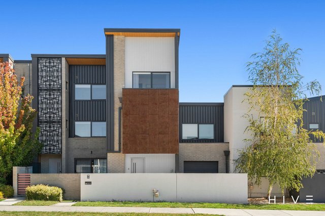 17 Harold White Avenue, ACT 2611