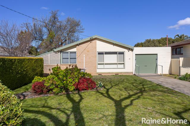 26 Menzies Avenue, NSW 2650