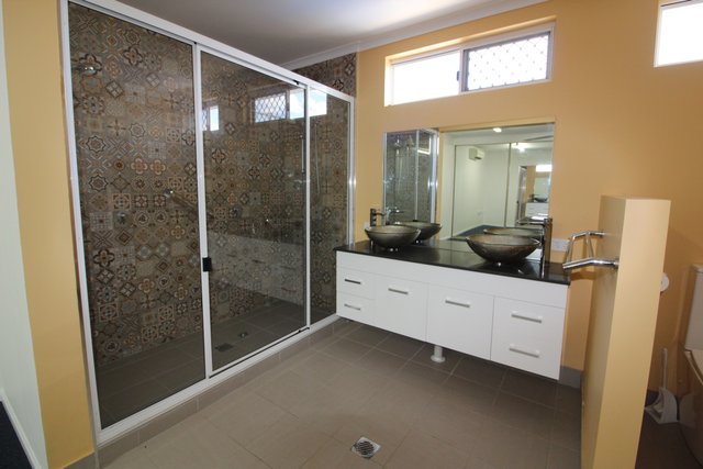 14A Hilary St, QLD 4825