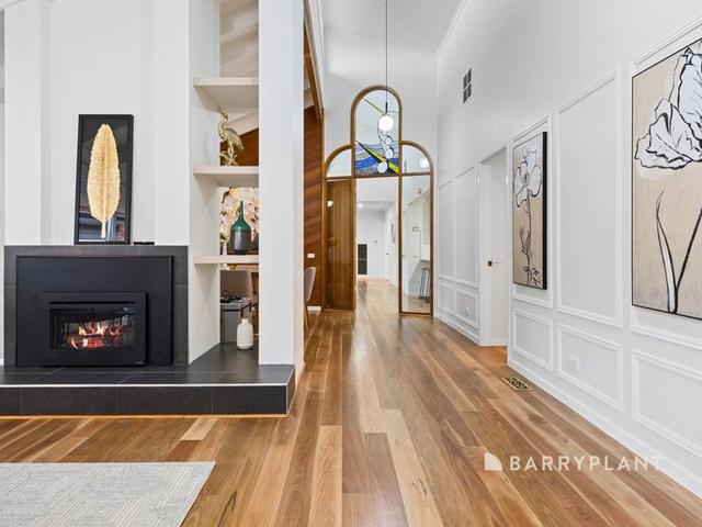 18 Tinarra Court, VIC 3152