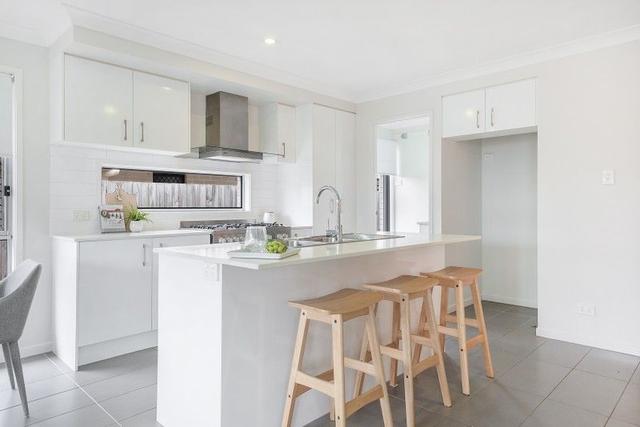 7 Lemongrass Circuit, QLD 4503