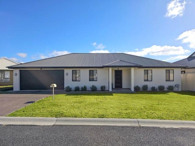 2A Dickson Crt, NSW 2850