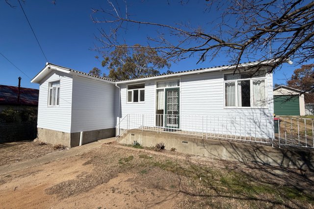 1 Nadoo Place, NSW 2630