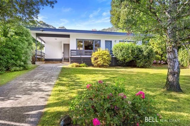 8 Azalea Court, VIC 3799