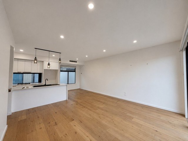 2/594 Plenty Road, VIC 3072