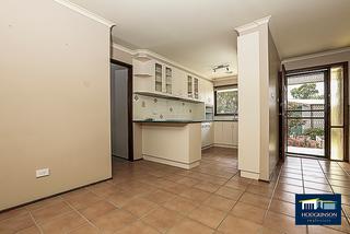 Family to kitchen area (2015-02-17)