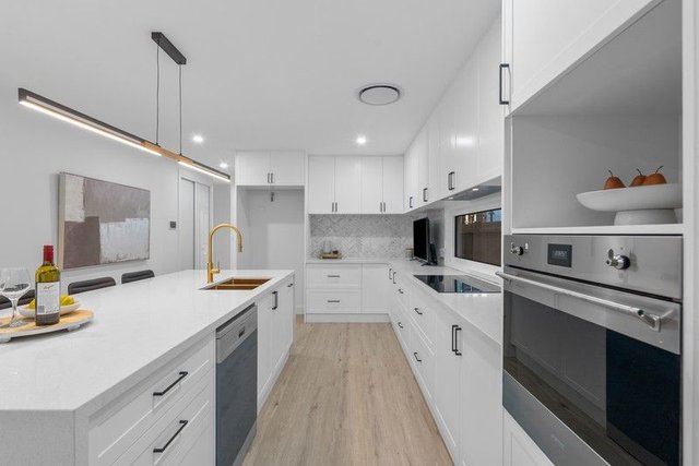 18 Yarrabin Street, QLD 4151