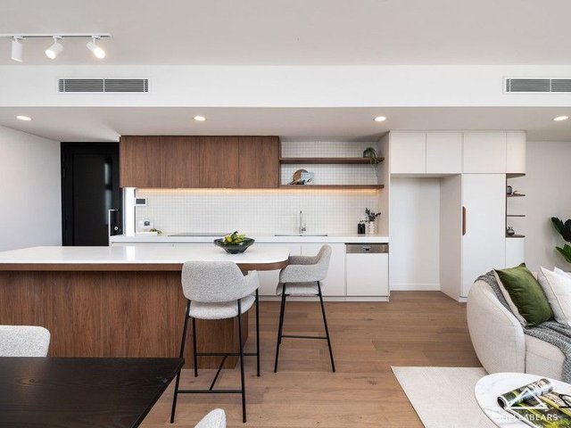 1/8 McCabe Street, WA 6159