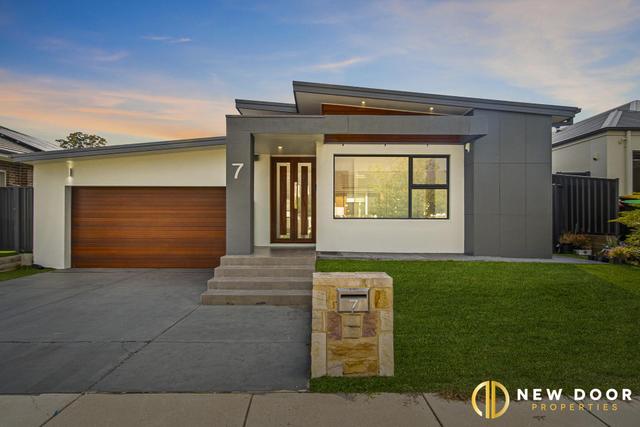7 Dulcie Holland Crescent, ACT 2914