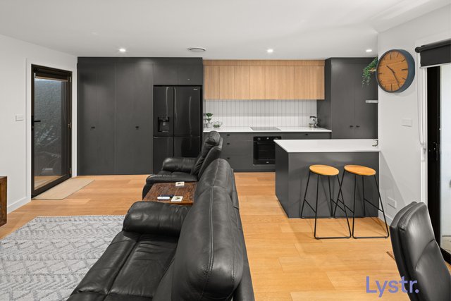 8 Aubrey Lane, ACT 2615